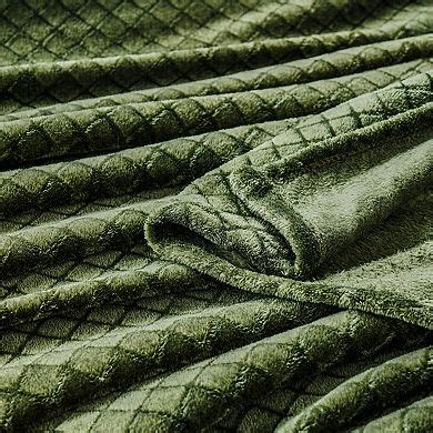 SUPERIOR Alaska Diamond Plush Fleece Ultra-Soft Blanket
