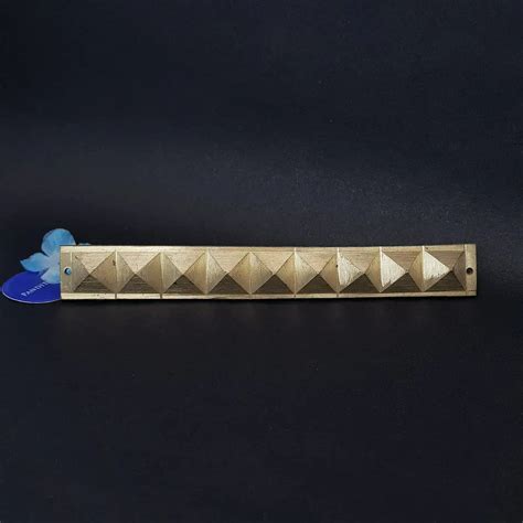 Brass Strip 9 Pyramid Divider to Cut Corners - Pandit.com