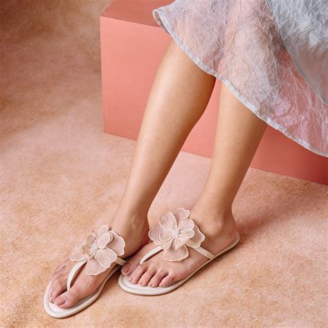 Blushing Floral Flats – The CAI Store