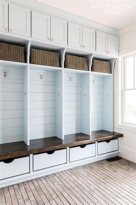 48 Amazing Farmhouse Entryway Mudroom Design Ideas | Modern farmhouse mudroom, Mud room storage ...