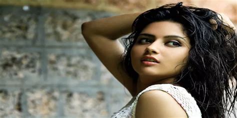 Actress Mahima Nambiar Tamil Movies Song Lyrics - Deeplyrics.in ...