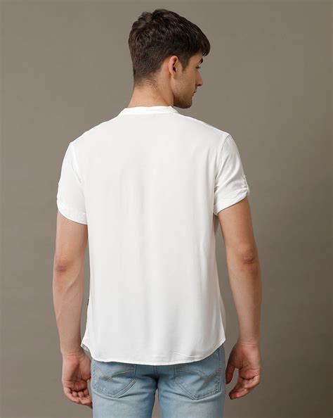 IDENTITI Men Slim Fit Mandarin Collar Solid Shirt In White.
