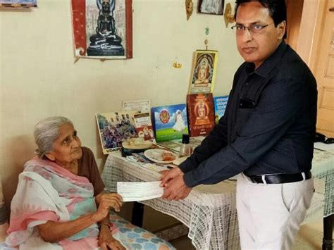 93 year old woman social worker donate 1 lakh rupee for corona virus in ...