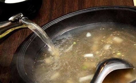 熬制高汤，这两种食材搭配，轻松做出又白又浓的美味高汤！ - 知乎