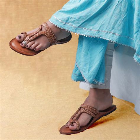 Radiant Elegance – Women’s Heritage Kolhapuri Chappal – Kalapuri