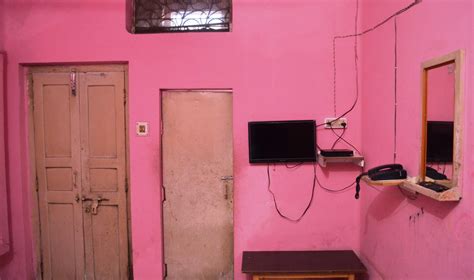 Om Vishwanath Lodge Varanasi, Rooms, Rates, Photos, Reviews, Deals ...