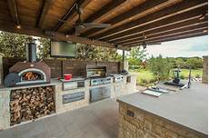 Outdoor Kitchens by 12 Gorgeous Outdoor Kitchens Hgtv S Decorating Design Outdoor Kitchens