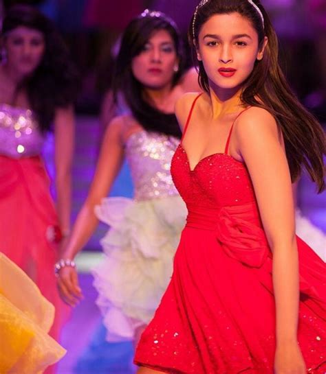 Whoa! Alia Bhatt Fainted 14 Times During The Shoot Of 'Student Of The ...