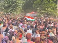 France immerses in spirit of Holi, around 20,000 people join in ...