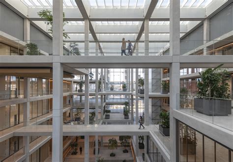 ICÔNE Collaborative Office Complex / Foster + Partners | ArchDaily
