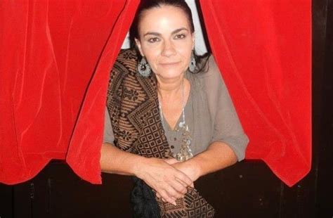 Actriz de Rosalinda suplica a gritos por un trabajo - Primera Hora