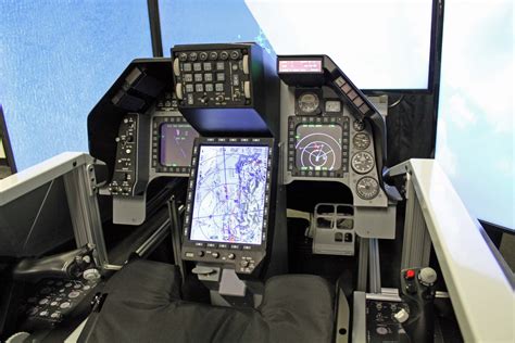 Lockheed Martin apresenta duas ofertas do F-16 Block 70 para a Colômbia ...