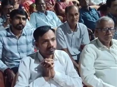 A friendly gathering of street garba groups was held in Godhra.