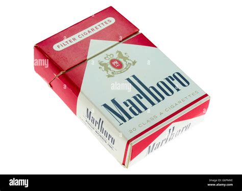 Packet of 20 Marlboro Cigarettes Stock Photo - Alamy