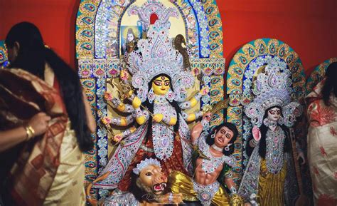 Munich resonates with dhaak beats as Durga Pujo celebrations light up ...