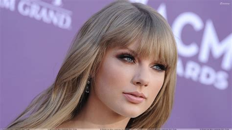 Taylor Swift Face Wallpapers - Top Free Taylor Swift Face Backgrounds ...