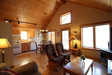 RIVER'S EDGE RESORT (Winthrop) - Apartment Reviews, Photos, Rate ...