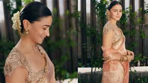 Alia Bhatt’s Showstopper: Coral Tissue Saree with Glittering Gold Zari ...