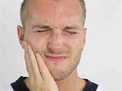牙痛的原因 牙痛是什么引起的？ - 病症知识 - 轻壹
