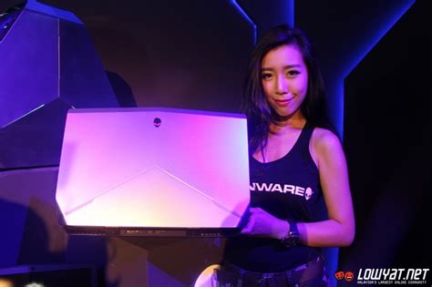 Alienware 17 Gaming Laptop 的图像结果