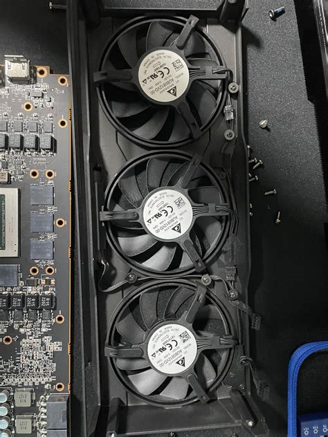 6950XT Founders Edition disassembly before repaste. Average gpu temp ...