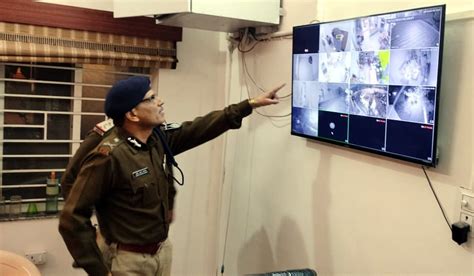 Bhopal: DGP Leads Surprise Night Patrol, Inspects 125 Police Stations