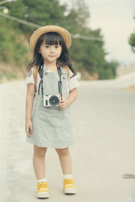 最有范儿童模特 她只有十岁却比超模还会拍_新时代模特学校 | 新时代中国模特培训基地
