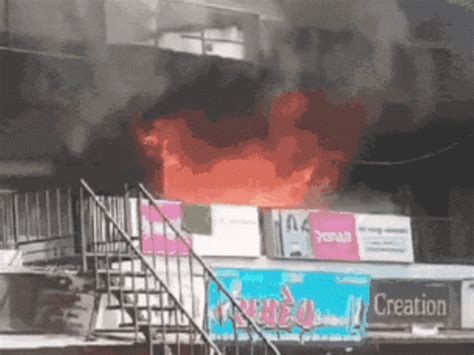 Fire breaks out in Surat's Shubh Plaza shopping complex: Short circuit ...