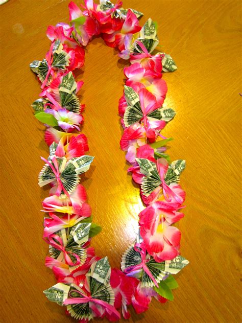 PCbyMarilyn - Etsy | Money lei diy, Graduation diy, Graduation money lei