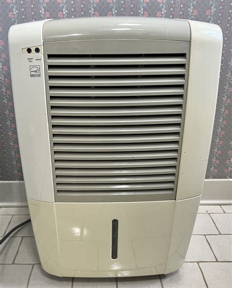 Frigidaire Dehumidifier 50-pint LAD504TDL Energy Star for Sale in ...