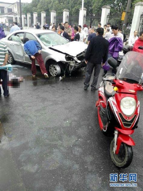 商丘凌晨发生车祸致3人死亡 一出租车被撞进花坛_手机新浪网