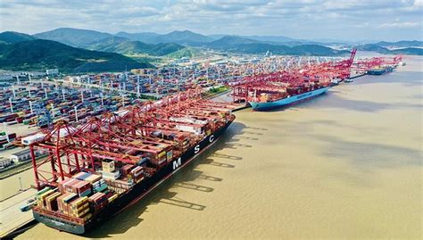 10月份宁波舟山港预计完成集装箱吞吐量同比增两成|宁波_新浪财经_新浪网