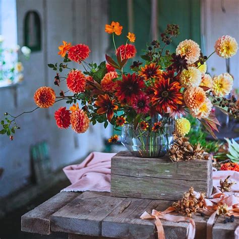 Outdoors Fall Flower Arrangement Ideas
