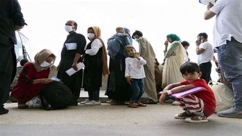 अफगानिस्तान: 40 लाख बच्चे स्कूल छोड़ने पर मजबूर, 10 लाख कुपोषण की चपेट ...