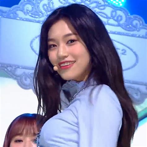 low quality, blue and kpop girls - image #8584970 on Favim.com