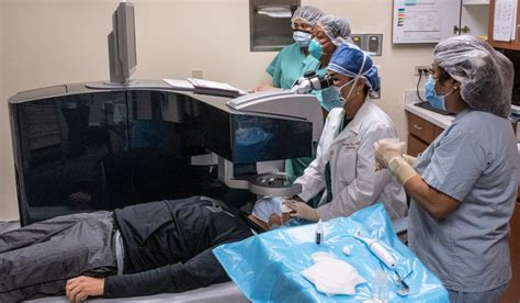 Dr. Suzi Nemmers performs Photorefractive Keratectomy (PRK) Surgery > Tripler Army Medical ...