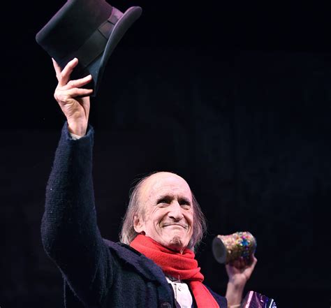 Insider eye on changes to South Coast Rep’s venerable ‘A Christmas ...