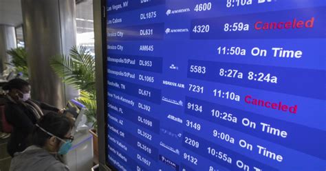 World Omicron updates: First death reported in Australia, thousands of ...