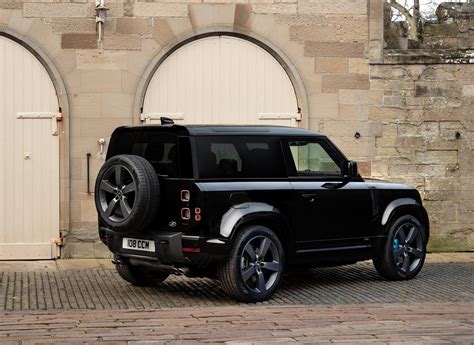 2023 Land Rover Defender SVR Rumored With BMW Twin-Turbo V8 Engine ...