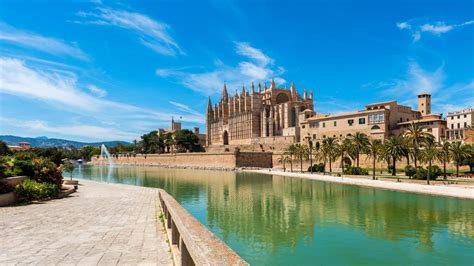 Palma de Mallorca Travel Guide | Palma de Mallorca Tourism - KAYAK