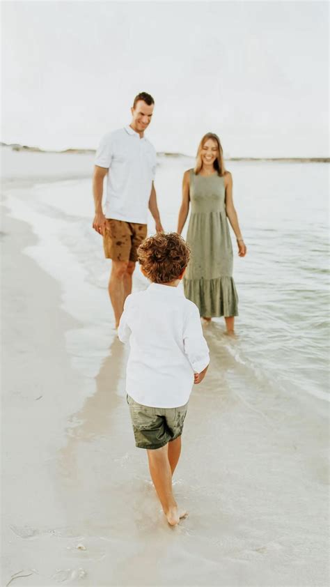 55 Family portraits ideas | family photoshoot, family portraits, family ...
