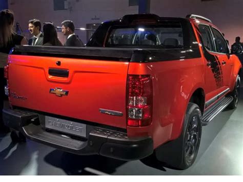 Transmission and drivetrain layout choices - Chevrolet displays ...