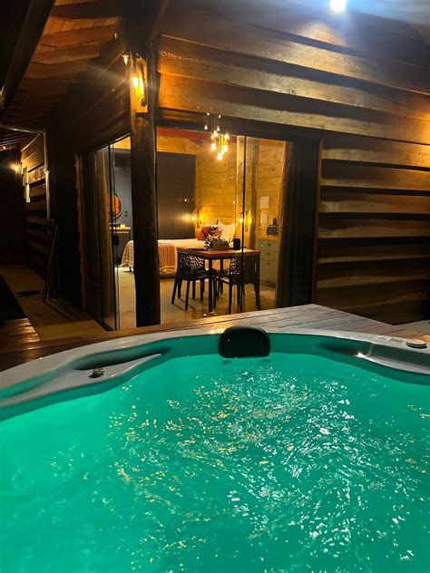 Flor de Pitaya Cabin with heated Jacuzzi - Cabins for Rent in Socorro ...