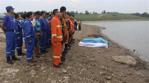 约20岁小伙两次下河救人溺亡，派出所：轻生女子首次被救后又跳