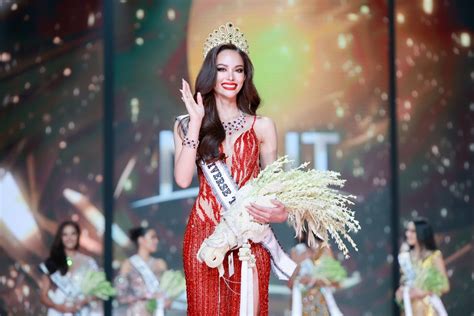 Anna Sueangam-iam couronnée Miss Univers Thaïlande 2022 à Bangkok ce ...