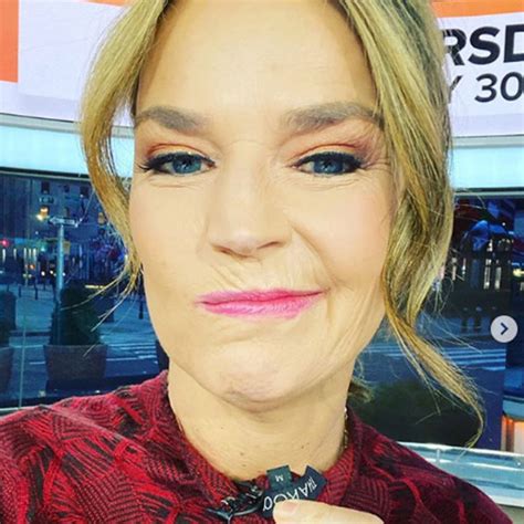 Savannah Guthrie Wearing Her Dress Backwards Is the Ultimate Mood