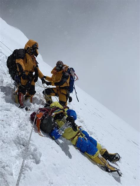 珠峰雪崩40余中国登山者被困 呼救称全部受伤_体育_腾讯网