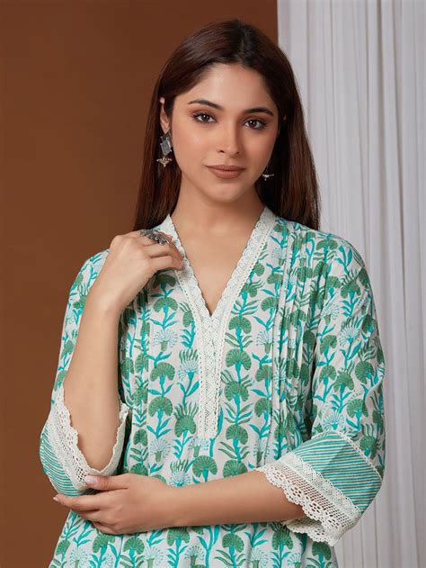 Buy Off White Green Hand Block Printed Cotton Kurta with Pants- Set of ...