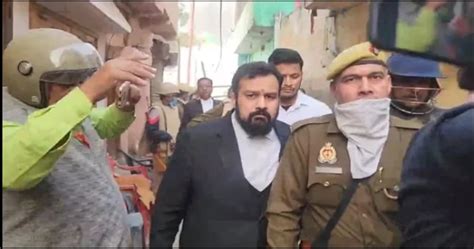 उत्तर प्रदेश: मुस्लिम कट्टरपंथियों की पत्थरबाजी, मजहबी नारे भी, पुलिस ...