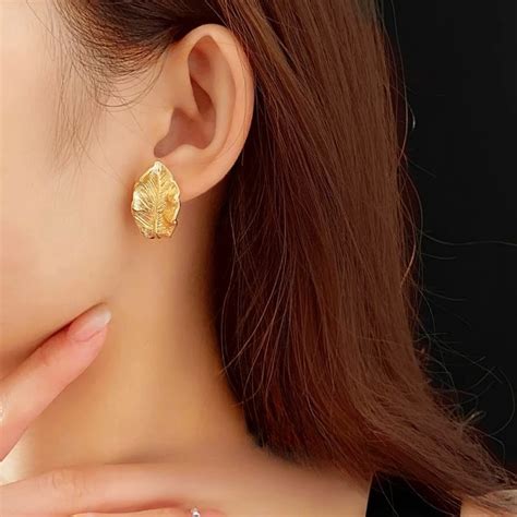 Elea – Leaf Shaped Exquisite Earring - Sumaeoa